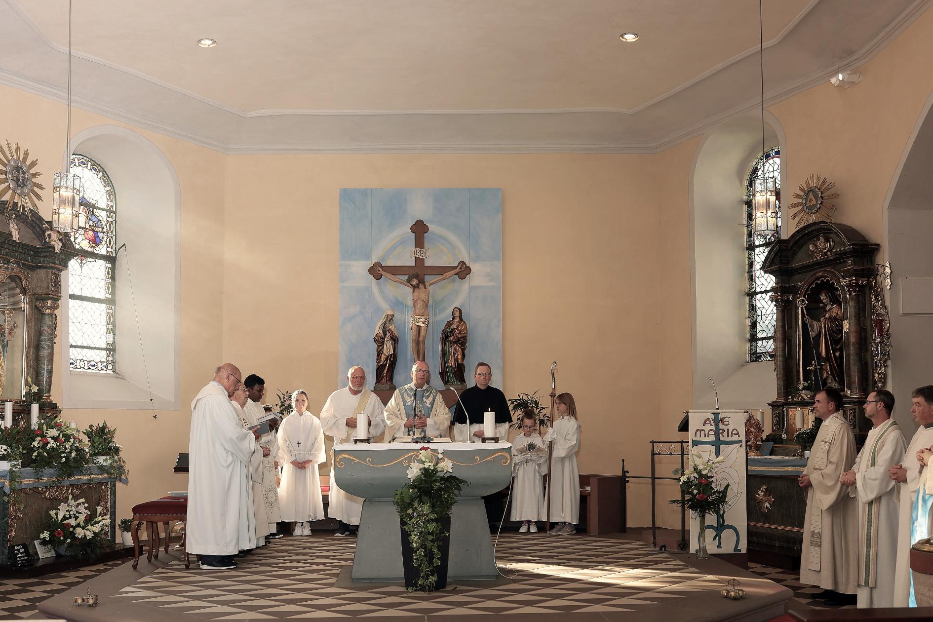 Bischof Ackermann beim Gottesdienst in Barweiler