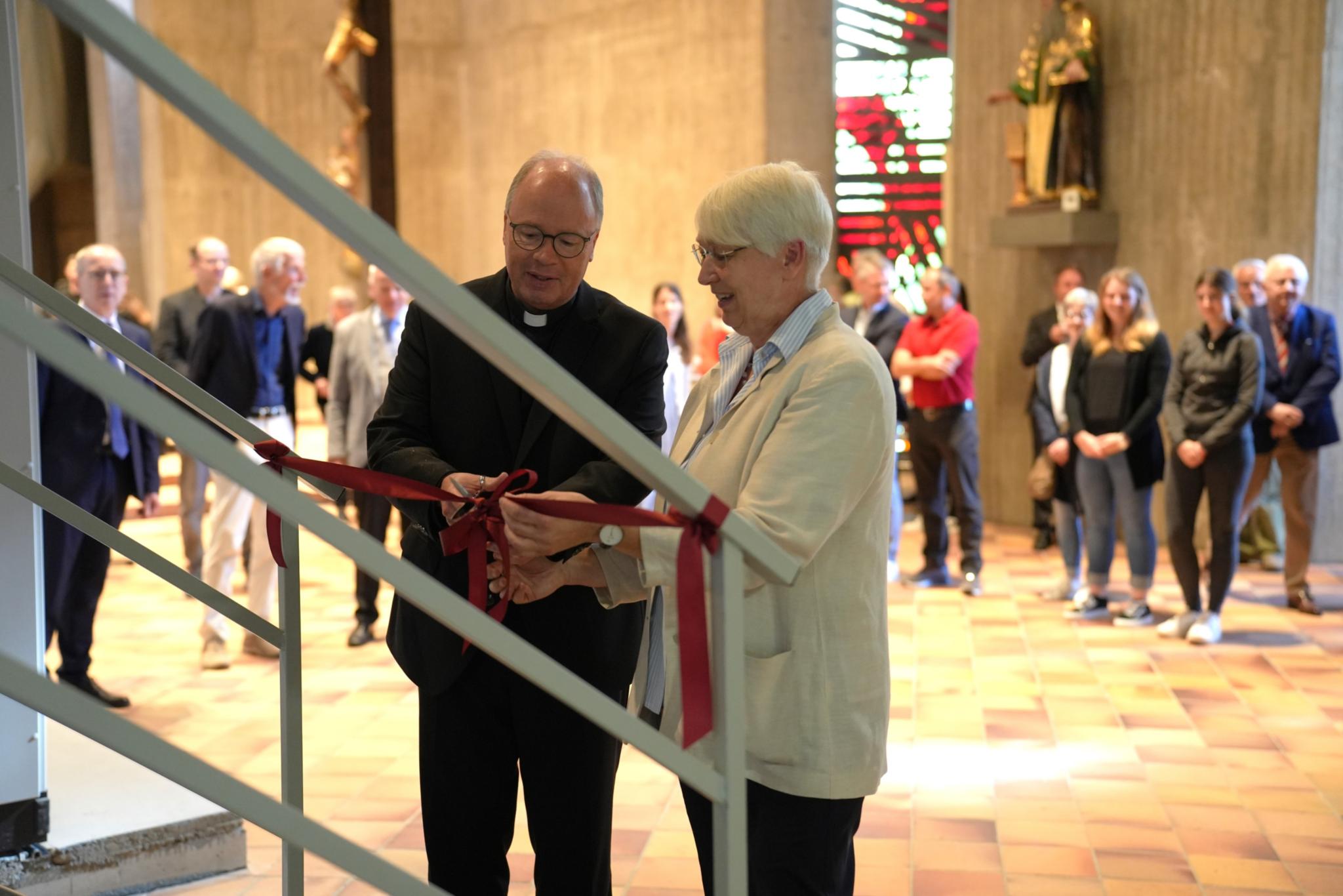 Bischof Ackermann und Monica Sinderhauf eröffnen das Depot