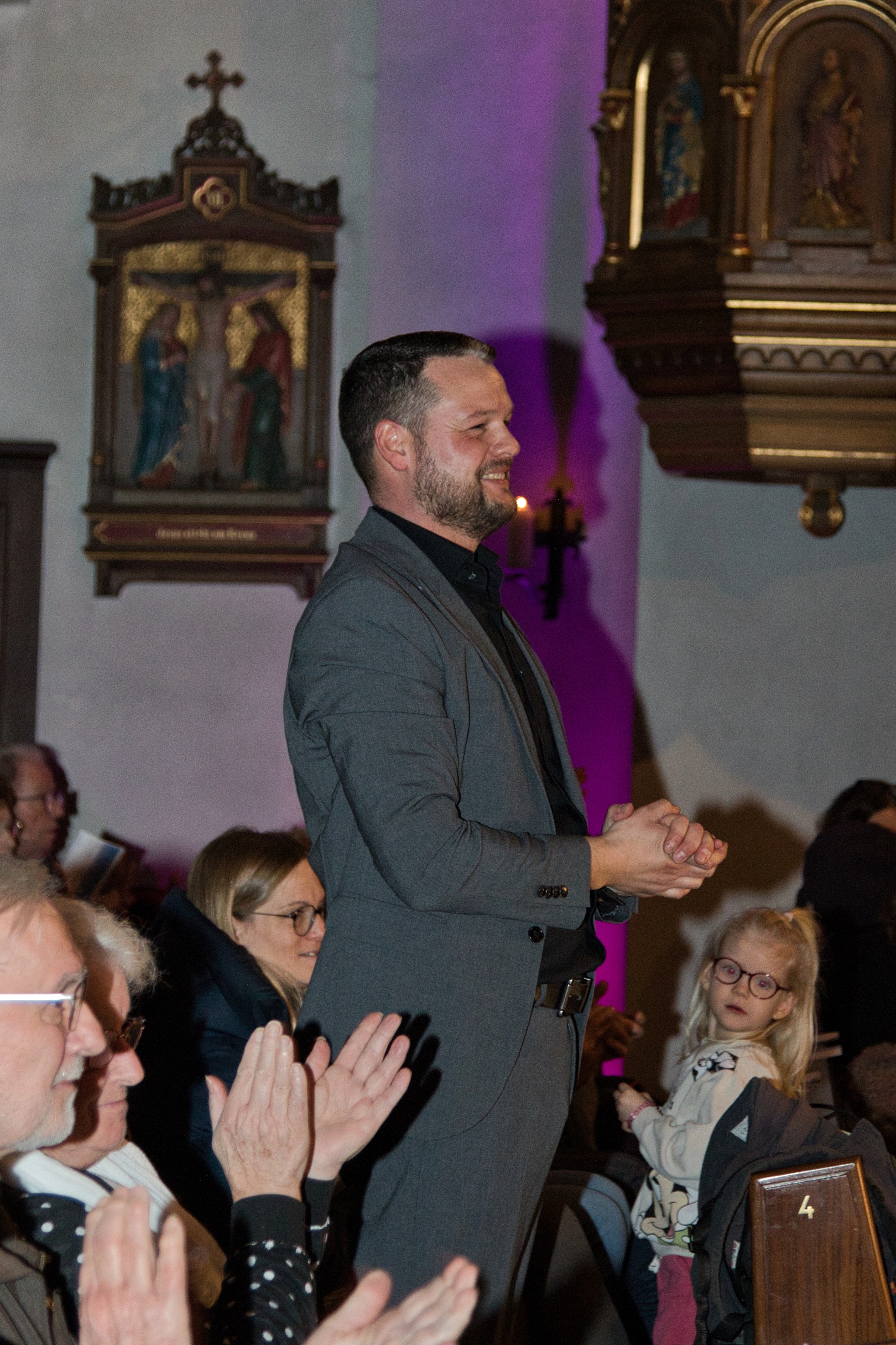 (c) Andreas Bell Andreas Bell